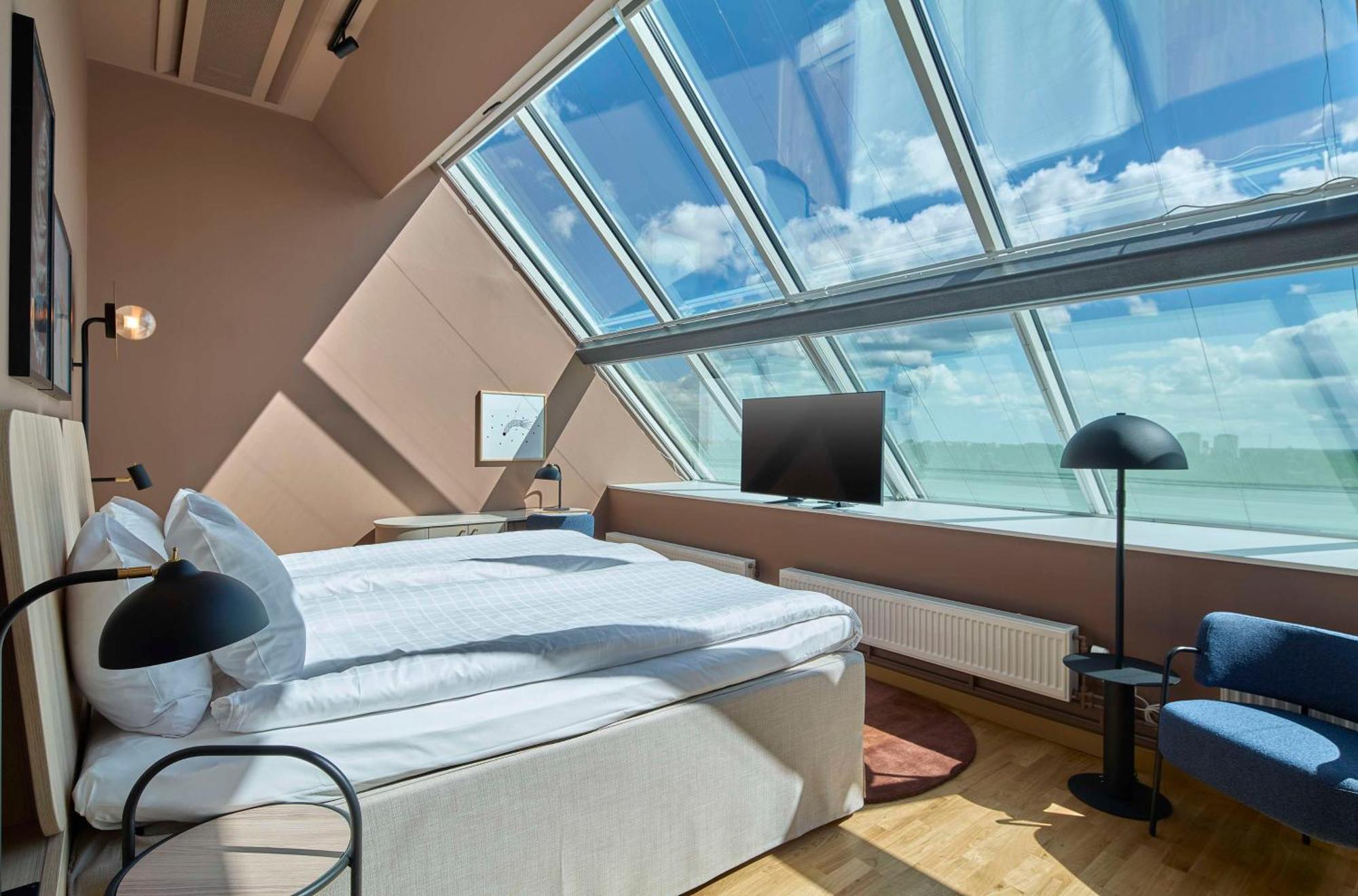 Junior Suite,1594673366:JPEG